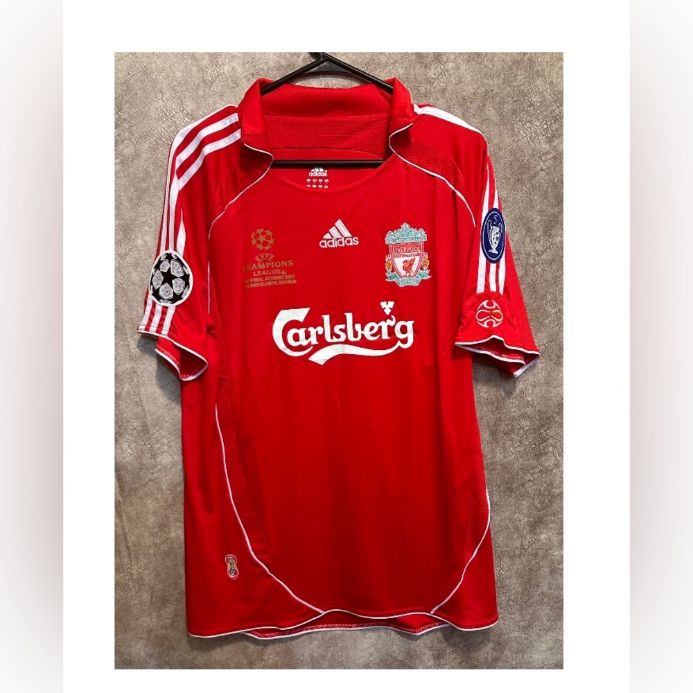 Adidas Liverpool home jersey L